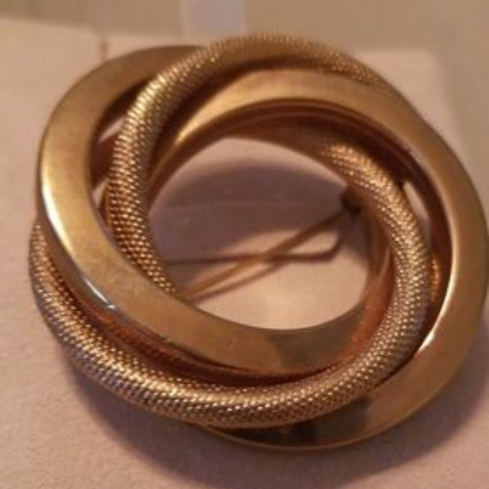 Vintage Marvella Gold Tone Brooch